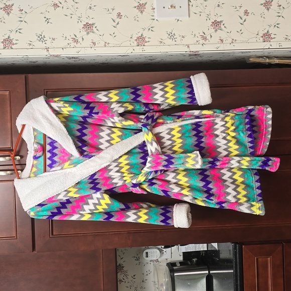 Larea Other - Super Warm & Soft Mid Length Hooded Robe With Pockets & Belt